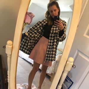 Meet your Posher, Ms Courtney